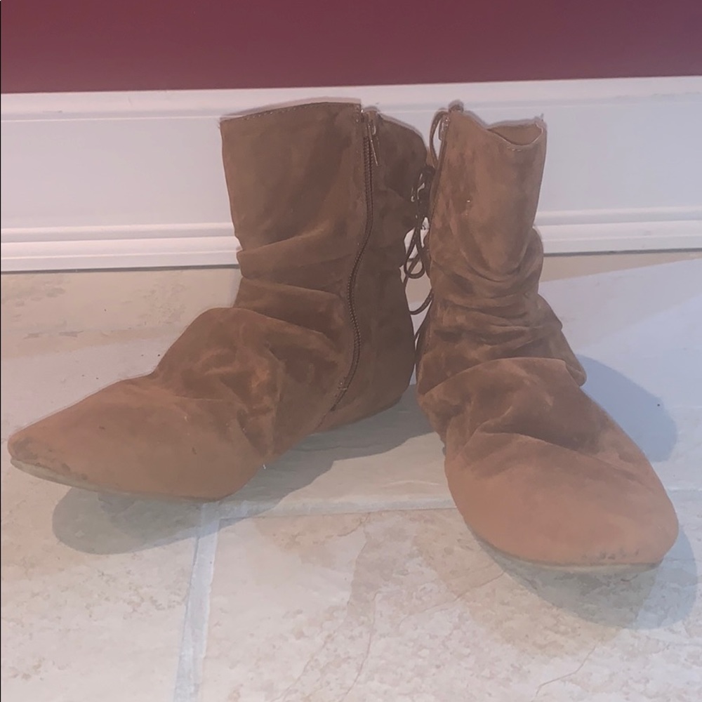 Women’s booties size 7.5
